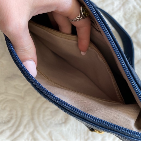 NOT authentic MK purse - Picture 5 of 6